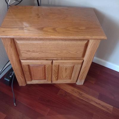 WOODLEY'S NIGHT STAND WITH 1 DRAWER AND CABINET