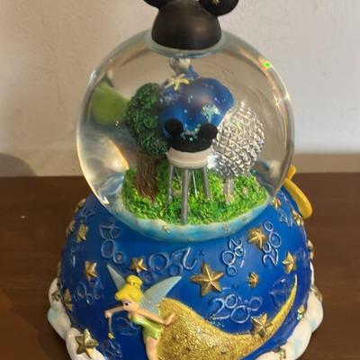 Rare DISNEY Store YEAR 2000 Magic Kingdom / Mickey Goofy Donald SNOW GLOBE 6.5” h