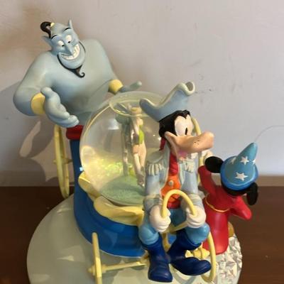 Walt Disney World's 25th Anniversary Snow Globe Mickey/Goofy 11”w x 9”h