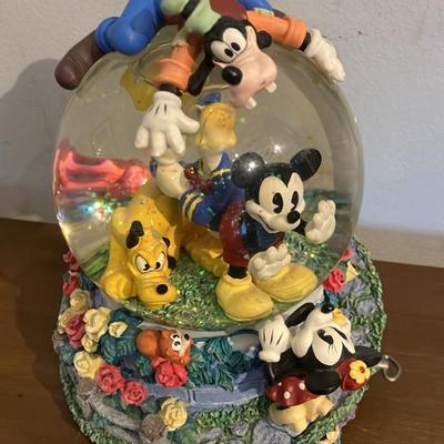 Vintage 90s Disney Mickey Mouse and Friends Musical Glitter Snow Globe Plays Zip-A-Dee-Doo-Dah 7.5”h