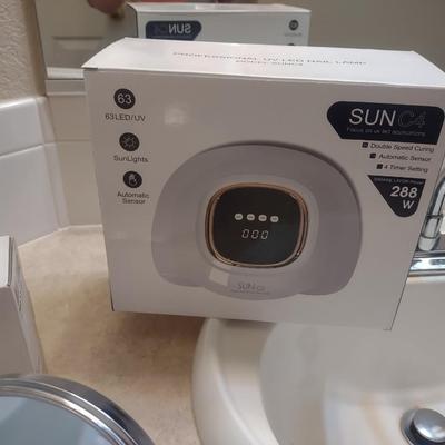 HOT TOOLS 3/4" CURLING IRON, PRO NAIL LAMP, MASSAGER AND MIRROR