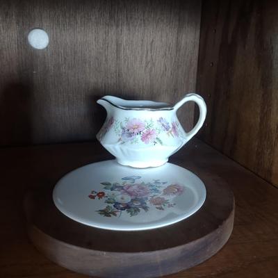 CRYSTAL AND GLASS SERVING PIECES PLUS A HEN ON NEST & GRAVY BOAT