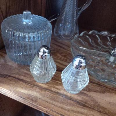 CRYSTAL & GLASS SERVING PIECES