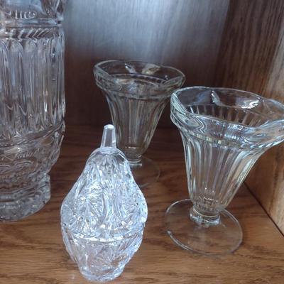 CRYSTAL AND GLASS DECOR AND SERVING PIECES