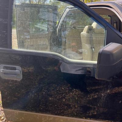 Sale Photo Thumbnail #15: 2004 Ford F150 Cobra Jet Lariat 5.4 Triton 64,500 miles! ﻿video of it running is on our Facebook page or can be sent upon request. You are able to come and view the truck as well. Battery is non functioning, requires a jump.