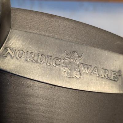 Sale Photo Thumbnail #178: 14 in wok style skillet fromk Noric Ware