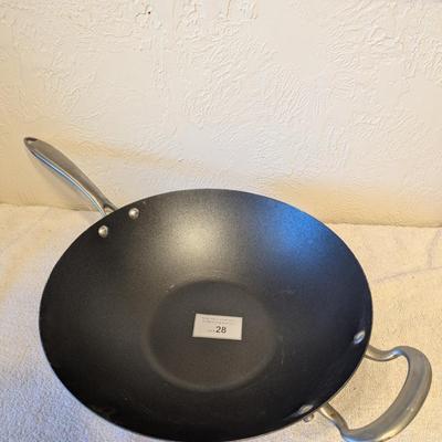 Sale Photo Thumbnail #177: 14 in wok style skillet fromk Noric Ware