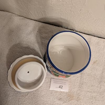 Sale Photo Thumbnail #261: small ceramic canister- looks like can of tomatoes