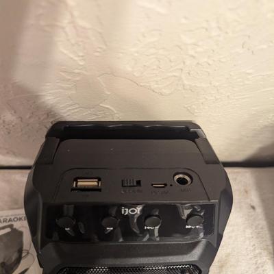 Sale Photo Thumbnail #273: Karaoke speaker and microphone
it says it works with Bluetooth.