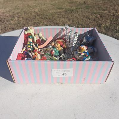 Sale Photo Thumbnail #279: various ornaments