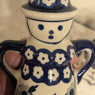 Sale Photo Thumbnail #416: set of porcelain salt and pepper shakers made in Poland