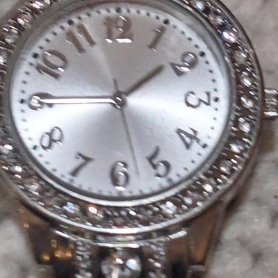 Sale Photo Thumbnail #568: none have working batteries, some may have damage, see all photos.