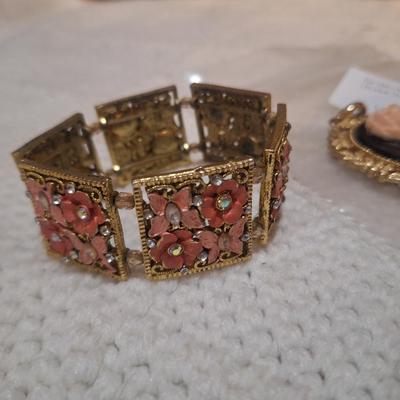 Sale Photo Thumbnail #581: bracelet and pendant