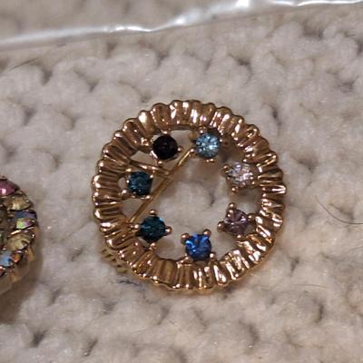 Sale Photo Thumbnail #616: vintage brooches