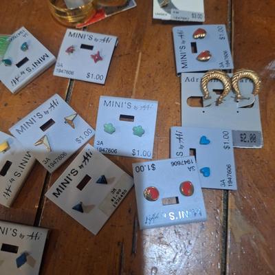 Sale Photo Thumbnail #686: earrings