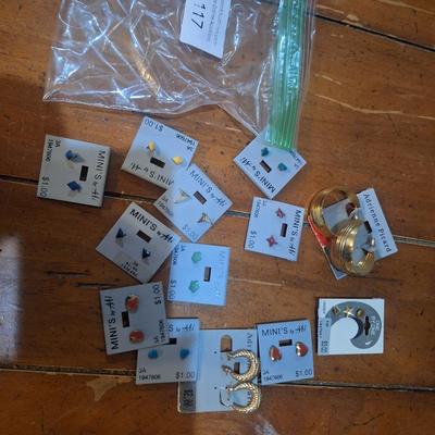 Sale Photo Thumbnail #687: earrings