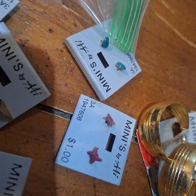 Sale Photo Thumbnail #688: earrings