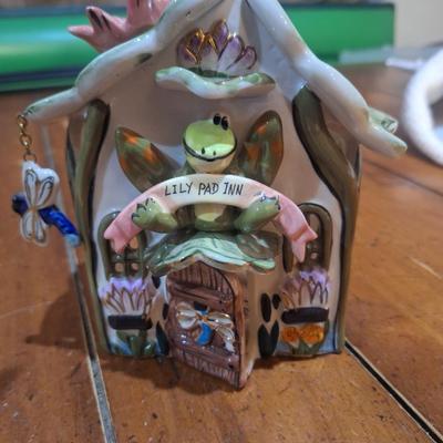 Sale Photo Thumbnail #742: tea light ceramic house