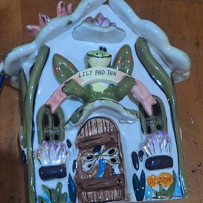 Sale Photo Thumbnail #741: tea light ceramic house