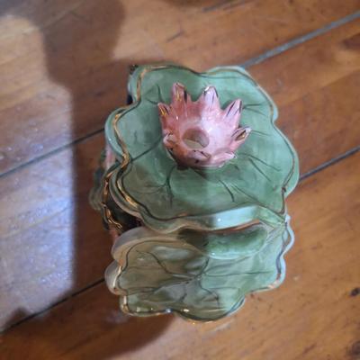 Sale Photo Thumbnail #743: tea light ceramic house