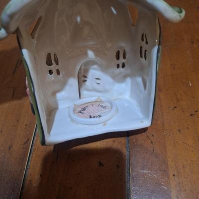 Sale Photo Thumbnail #744: tea light ceramic house