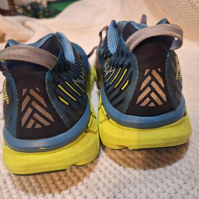 Sale Photo Thumbnail #779: Red or maroon or crimson tote with matching zipper bag