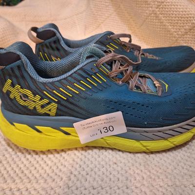 Sale Photo Thumbnail #775: Red or maroon or crimson tote with matching zipper bag