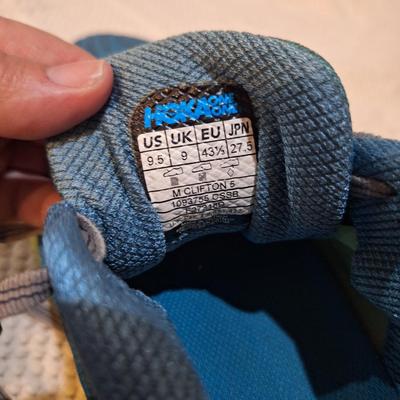 Sale Photo Thumbnail #777: Red or maroon or crimson tote with matching zipper bag