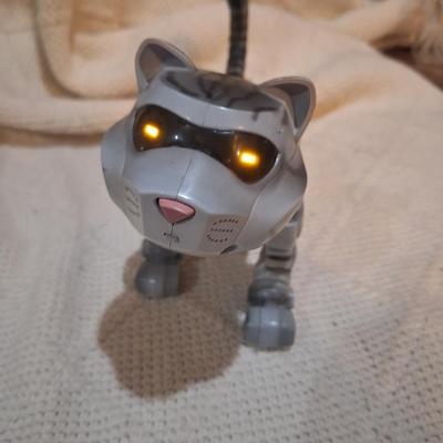 Sale Photo Thumbnail #812: looks like 2 are burnt out and one is missing but the others work.