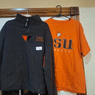 Sale Photo Thumbnail #838: The long sleeve fleece by Polartec is size M, the t shirt is size L