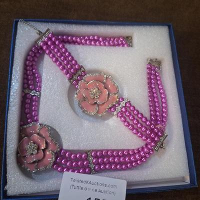 Sale Photo Thumbnail #886: pink necklace and bracelet set