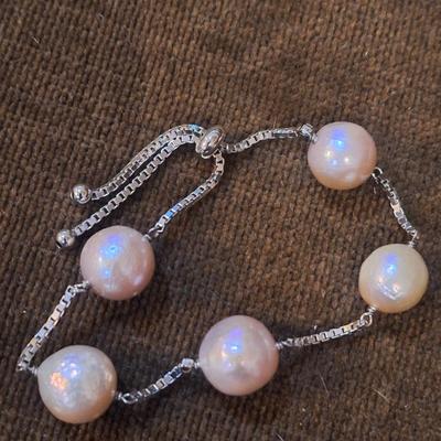 Sale Photo Thumbnail #926: necklace and bracelet