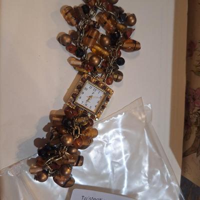 Sale Photo Thumbnail #998: needs new battery- untested