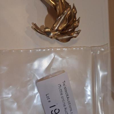 Sale Photo Thumbnail #1021: vintage brooch