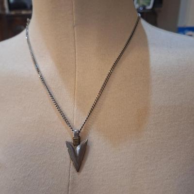 Sale Photo Thumbnail #1034: Necklace with arrow head pendant