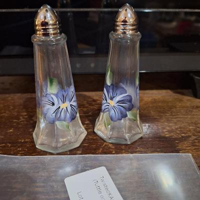 Sale Photo Thumbnail #1045: painted salt and pepper shakers
