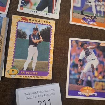 Sale Photo Thumbnail #1073: mixed lot of sports and other trading cards