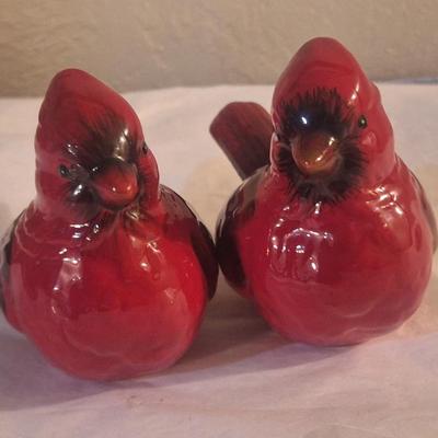 Sale Photo Thumbnail #1126: cardinal salt and pepper shakers