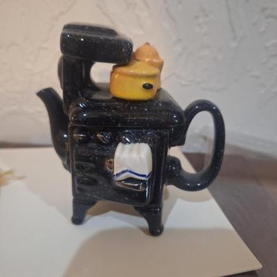 Sale Photo Thumbnail #1150: looks like pot belly stove