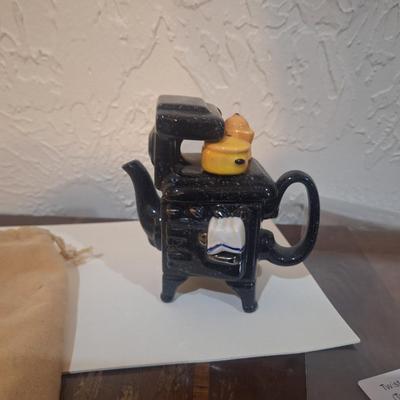 Sale Photo Thumbnail #1148: looks like pot belly stove