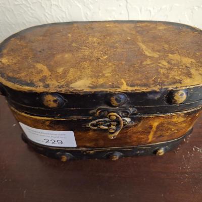 Sale Photo Thumbnail #1167: Metal oval storage box