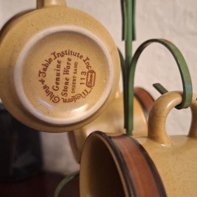 Sale Photo Thumbnail #1172: only 5 cups.