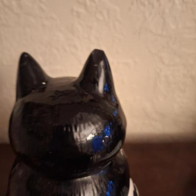 Sale Photo Thumbnail #1179: perfect for the lover of all things vintage and all things cat.