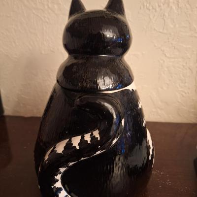 Sale Photo Thumbnail #1178: perfect for the lover of all things vintage and all things cat.