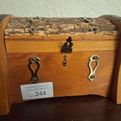 Sale Photo Thumbnail #1250: wooden box