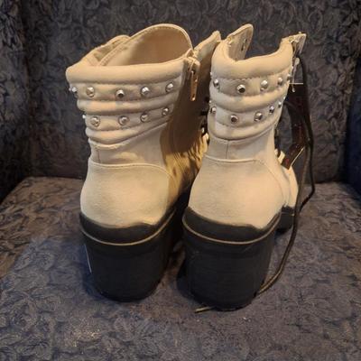 Sale Photo Thumbnail #1369: still have the tags on them