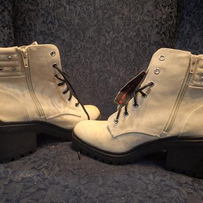 Sale Photo Thumbnail #1367: still have the tags on them