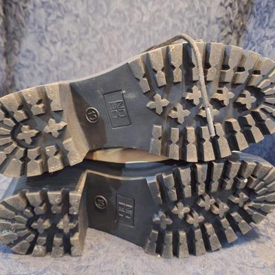 Sale Photo Thumbnail #1366: still have the tags on them