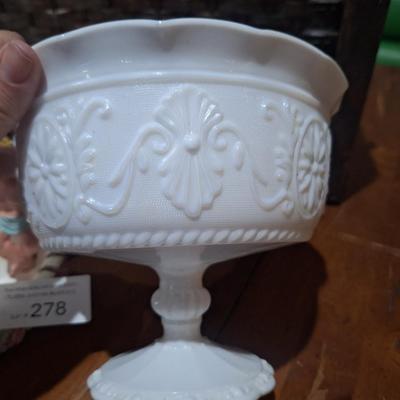 Sale Photo Thumbnail #1420: the plastic fruit in the compote is also included