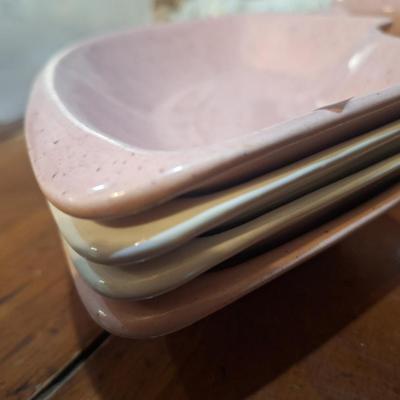 Sale Photo Thumbnail #1459: this is for the center bowl with lid and the 4 side dishes, all are in great shape but a few of the dishes have very small chips on inside corners which are not visible when using set up.